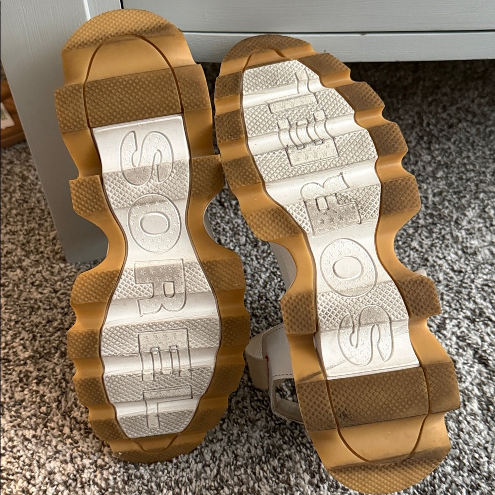 Sorel Kinetic Bone Sandal - Size 8.5 - Picture 2 of 3